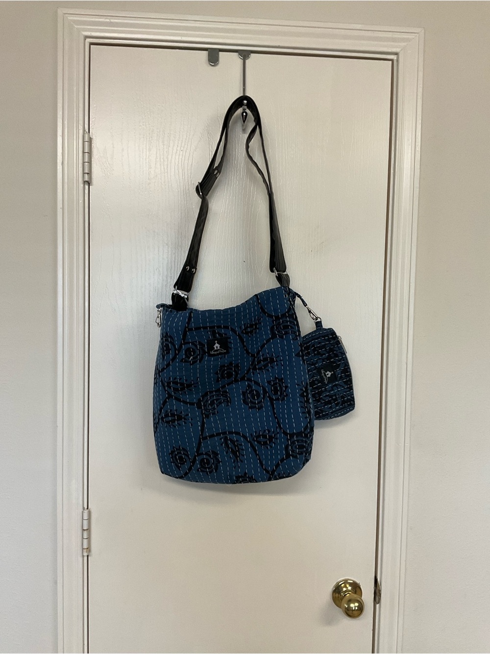 Hilltop of Hope Floral Seat-Stitch Crossbody Bag with Detachable Pouch